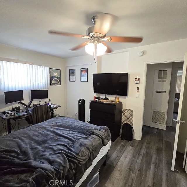 1132 S Holt Avenue, Los Angeles CA: https://media.crmls.org/medias/33438d5d-fc1c-487c-b387-4c749fce9082.jpg