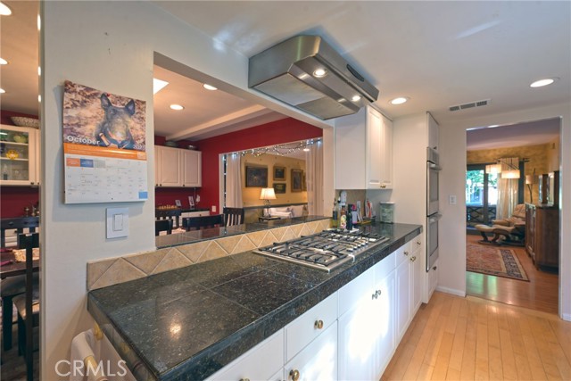 Detail Gallery Image 25 of 54 For 23421 Aetna St, Woodland Hills,  CA 91367 - 3 Beds | 2/1 Baths
