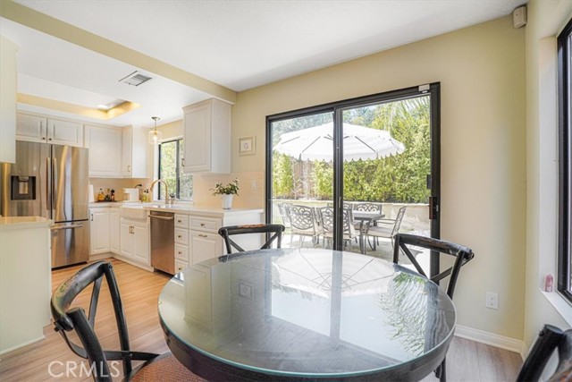 3931 Cottonwood Grove Trail, Calabasas CA: https://media.crmls.org/medias/3344ce57-88c0-4eb1-a6e5-464d156aecae.jpg