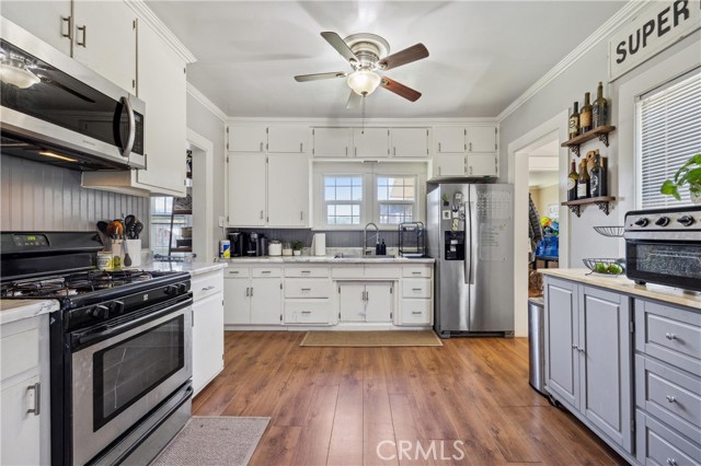 Image 12 of 51 For 4072 Corona Avenue