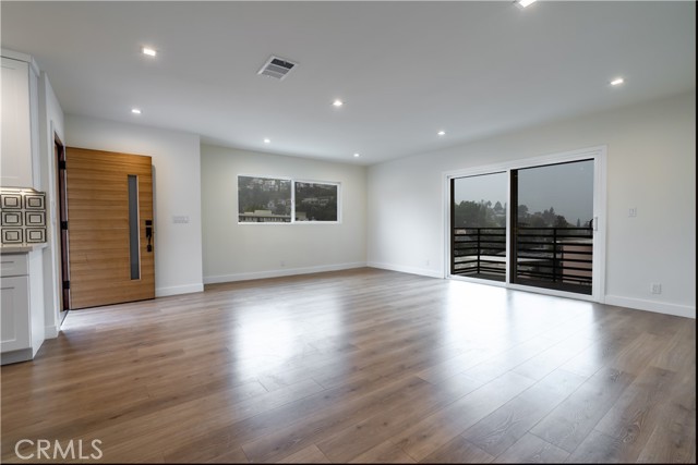 Detail Gallery Image 11 of 73 For 3362 Bellota, Los Angeles,  CA 90027 - 5 Beds | 5 Baths