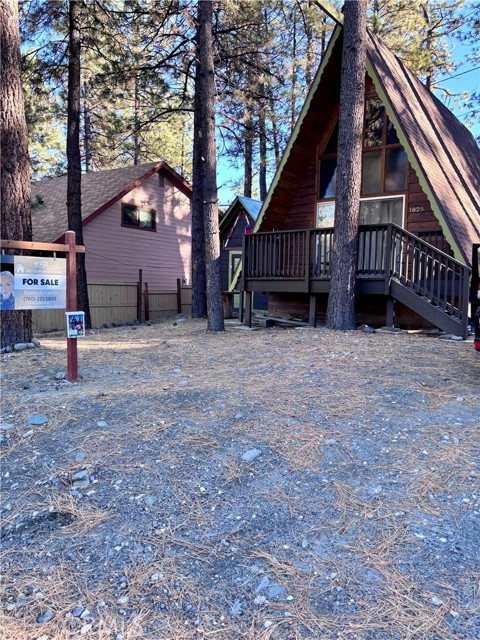 Detail Gallery Image 2 of 9 For 1825 Thrush, Wrightwood,  CA 92397 - 2 Beds | 1 Baths