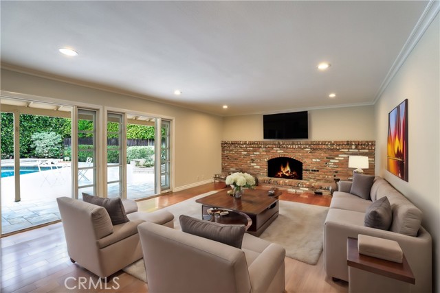 Detail Gallery Image 10 of 62 For 18022 Weston Place, Tustin,  CA 92780 - 5 Beds | 2/1 Baths