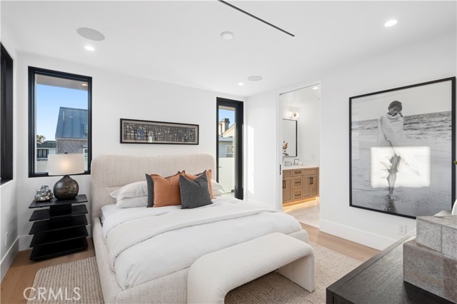 Detail Gallery Image 10 of 21 For 605 1/2 Carnation, Corona Del Mar,  CA 92625 - 2 Beds | 2/1 Baths