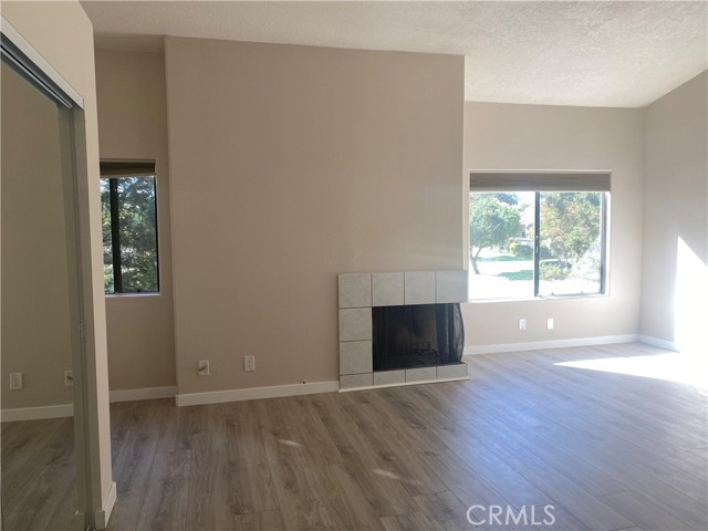 Detail Gallery Image 11 of 19 For 2064 Emory Ave, Simi Valley,  CA 93063 - 3 Beds | 2/1 Baths