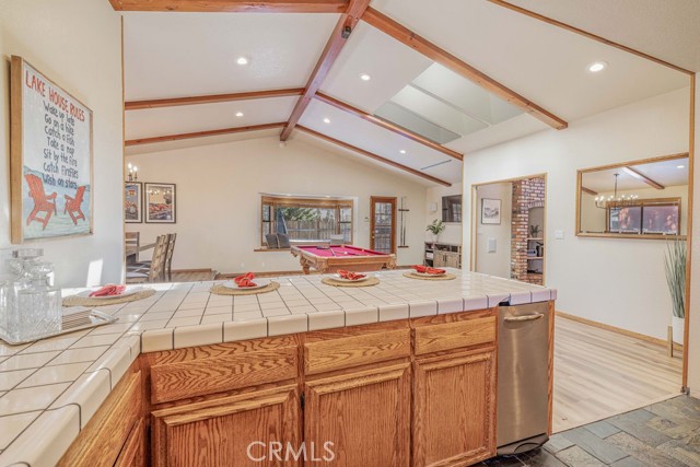 42756 Tannenbaum Platz, Big Bear Lake CA: https://media.crmls.org/medias/3348a2e6-52b0-401b-86b3-7e7e2c6fd56a.jpg