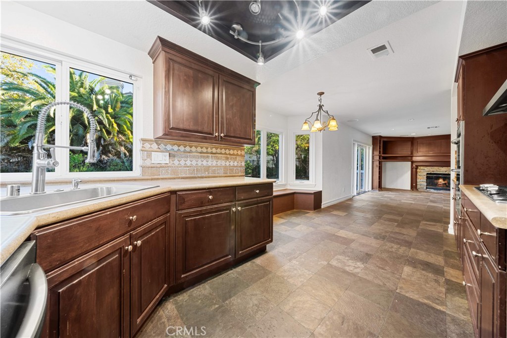 MLS #OC25250292 image #7