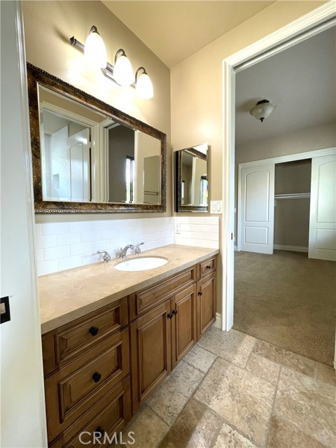 2068 Radnor Avenue, Long Beach CA: https://media.crmls.org/medias/3348f3fb-f1b8-40b8-84fd-85a40d62733e.jpg