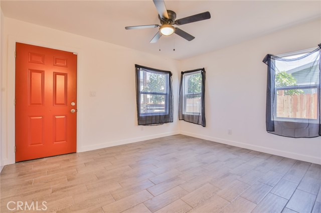 10955 S Spring Street, Los Angeles CA: https://media.crmls.org/medias/3348f484-f35d-47b0-882f-62d1f8d76ed4.jpg