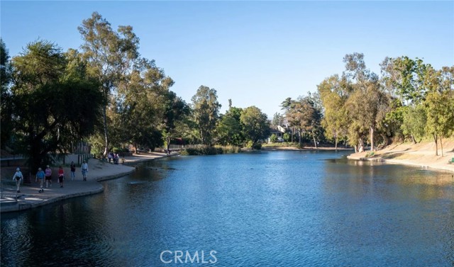 Detail Gallery Image 10 of 13 For 9827 La Serna Dr #3,  Whittier,  CA 90605 - 3 Beds | 3 Baths