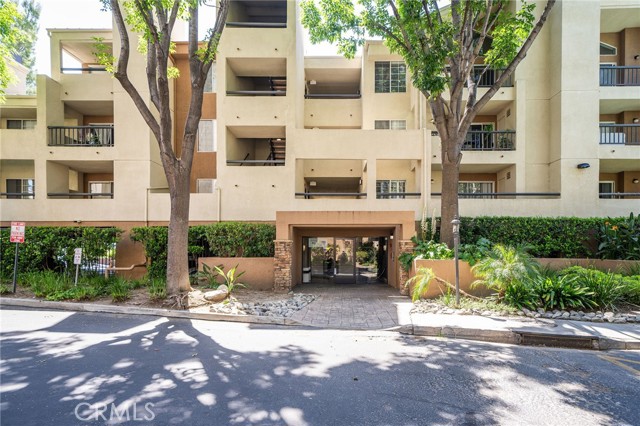 Detail Gallery Image 1 of 1 For 5510 Owensmouth Ave #327,  Woodland Hills,  CA 91367 - 2 Beds | 2 Baths