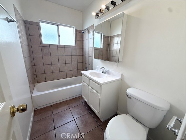 Detail Gallery Image 12 of 15 For 10234 Woodworth Ave #2,  Inglewood,  CA 90303 - 1 Beds | 1 Baths