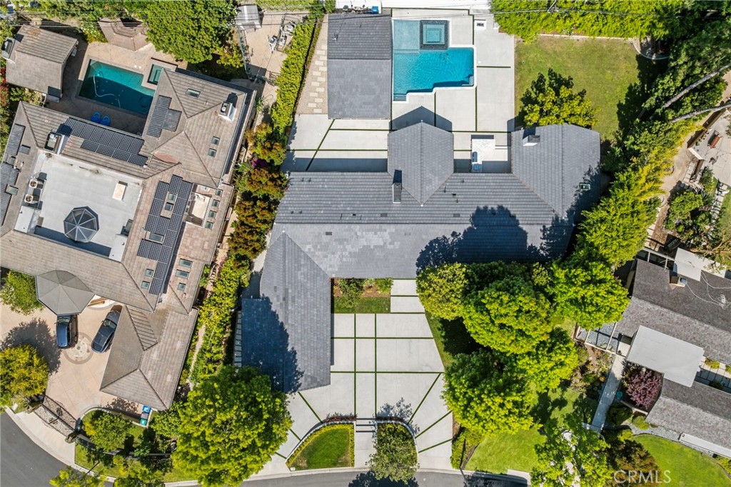 https://media.crmls.org/medias/334995b8-912f-45e7-af8c-3e0032f3985c.jpg?preset=X-Large