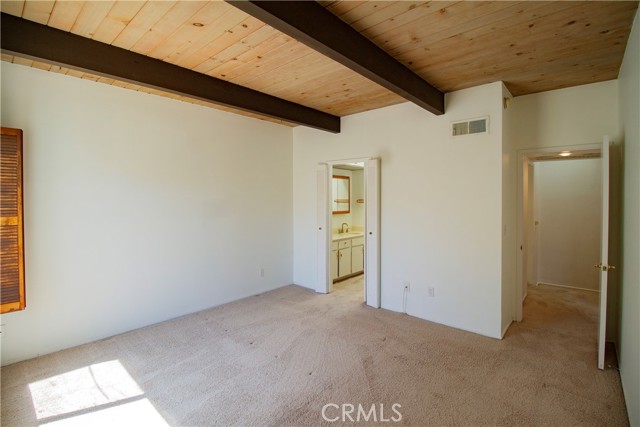 11818 Moorpark Street, Studio City CA: https://media.crmls.org/medias/334a293c-9ff6-40af-8577-98ce93618b05.jpg