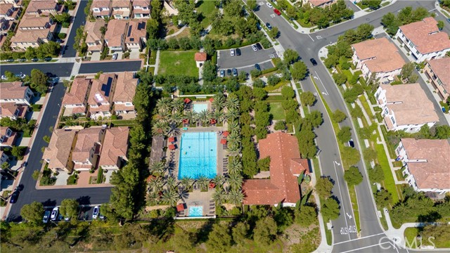 55 Decker, Irvine CA: https://media.crmls.org/medias/334a3652-2305-49a8-a3f1-1f4481e168f3.jpg