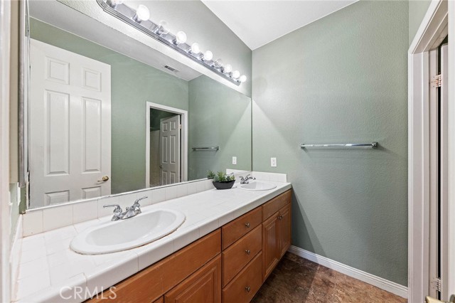 Detail Gallery Image 18 of 56 For 3165 Forest View, Corona,  CA 92882 - 5 Beds | 2/1 Baths