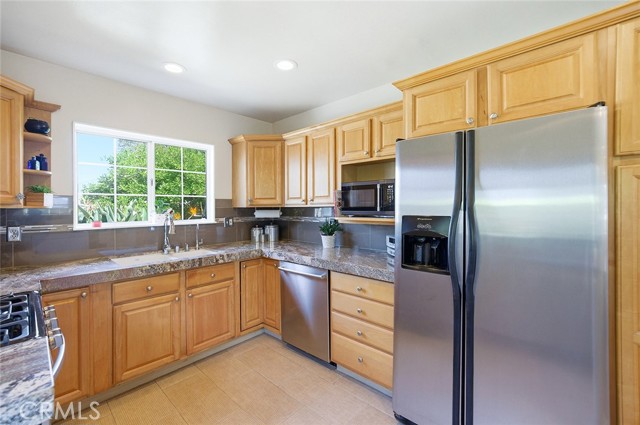 Detail Gallery Image 10 of 42 For 6128 E Conant, Long Beach,  CA 90808 - 2 Beds | 2 Baths