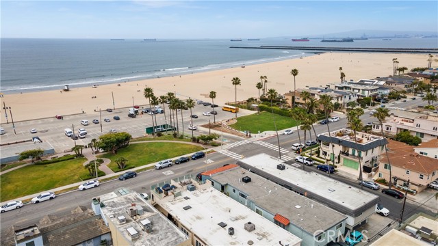 Detail Gallery Image 30 of 36 For 805 Ocean Ave #4,  Seal Beach,  CA 90740 - 3 Beds | 2 Baths