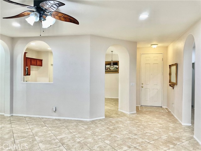 Detail Gallery Image 4 of 50 For 13953 Tawney Ridge Ln, Victorville,  CA 92394 - 4 Beds | 2 Baths