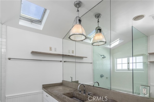 Detail Gallery Image 29 of 38 For 243 Windward, Venice,  CA 90291 - 2 Beds | 2 Baths