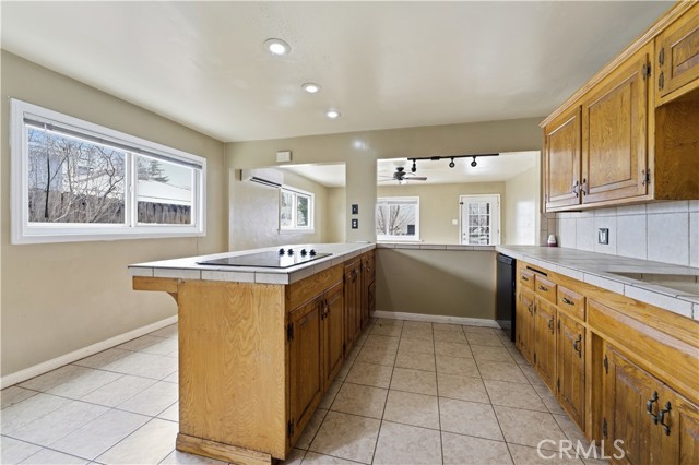 Detail Gallery Image 7 of 18 For 914 Acacia Ct, Tehachapi,  CA 93561 - 3 Beds | 1 Baths