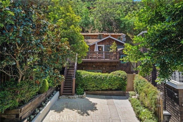 Detail Gallery Image 5 of 47 For 9854 Portola Dr, Beverly Hills,  CA 90210 - 3 Beds | 2 Baths