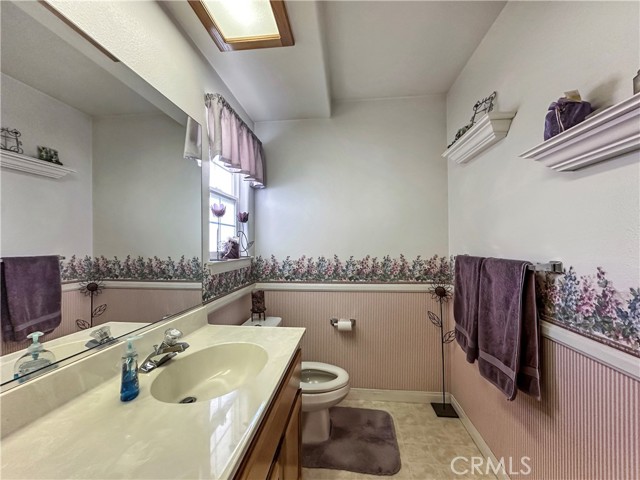 9928 Desmond Drive, Oak Hills CA: https://media.crmls.org/medias/334c310c-edc3-4488-8917-e25bb22d0558.jpg
