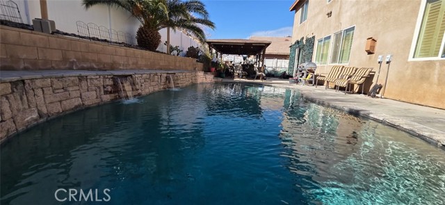 Detail Gallery Image 11 of 12 For 12637 Madrona, Victorville,  CA 92394 - 4 Beds | 2/1 Baths