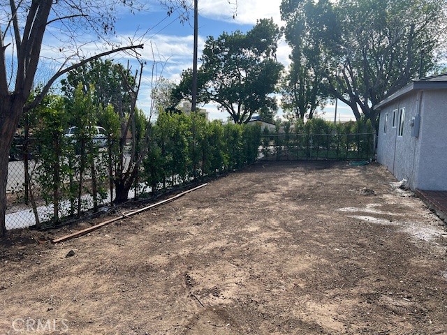 Detail Gallery Image 9 of 22 For 13180 Norris Ave, Sylmar,  CA 91342 - 4 Beds | 2 Baths