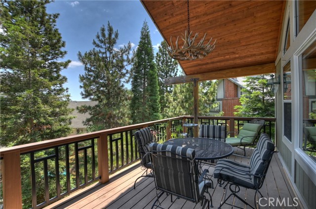 27781 St Bernard Lane, Lake Arrowhead CA: https://media.crmls.org/medias/334d5c44-621b-4a5e-a9a0-e8530ca8296e.jpg