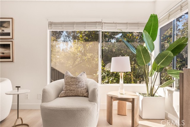 Front Image Thumbnail for CROC25262562