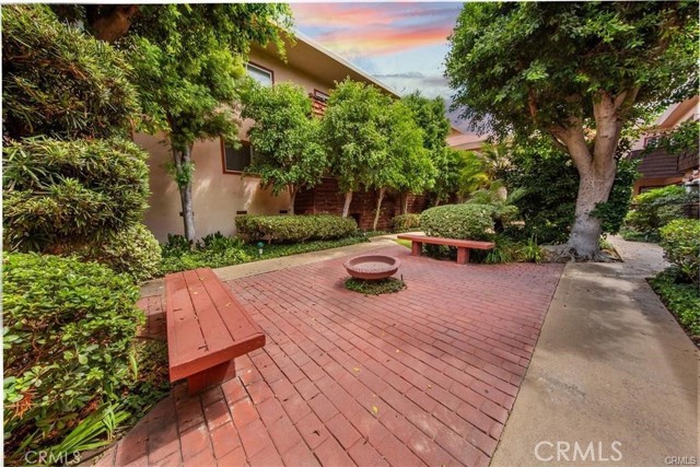 Image 12 of 28 For 5349 Newcastle Avenue 18