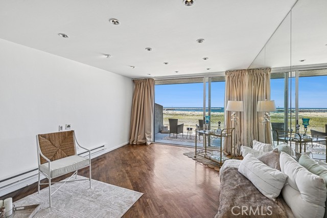 Detail Gallery Image 3 of 20 For 6 Voyage St #204,  Marina Del Rey,  CA 90292 - 2 Beds | 2 Baths