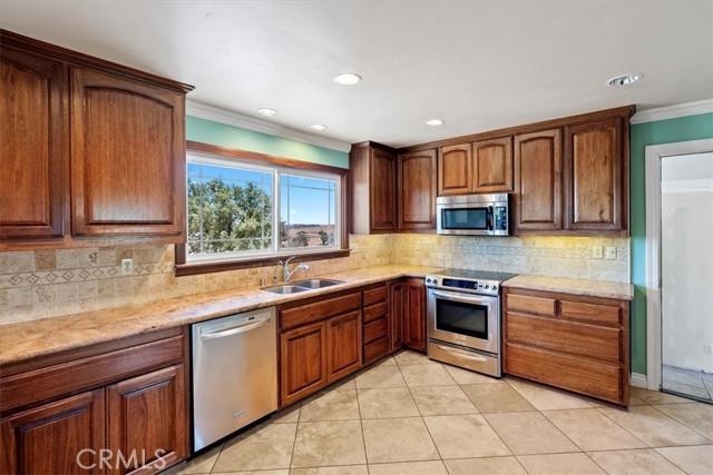 75463 Ranchita Avenue, San Miguel CA: https://media.crmls.org/medias/334e5fc2-8ad0-4db4-8a7f-5d4b1e35ef58.jpg