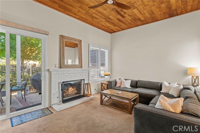 Detail Gallery Image 7 of 47 For 6128 Avalon Ct, Long Beach,  CA 90803 - 4 Beds | 3 Baths