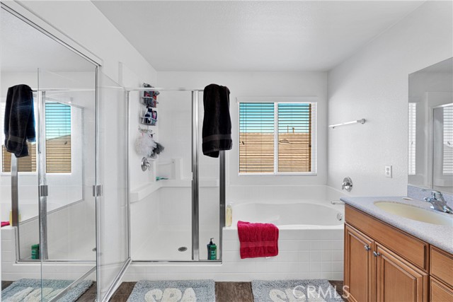 8846 Tamarisk Avenue, Hesperia CA: https://media.crmls.org/medias/334fbbdc-3b77-4915-8923-c0325a74f873.jpg