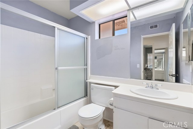 Detail Gallery Image 23 of 40 For 15621 Saul Ct, Canyon Country,  CA 91387 - 4 Beds | 3 Baths