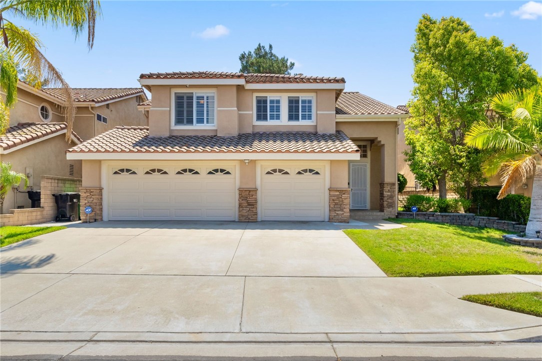 Detail Gallery Image 2 of 47 For 3272 Crystal Ridge Cir, Corona,  CA 92882 - 5 Beds | 3 Baths