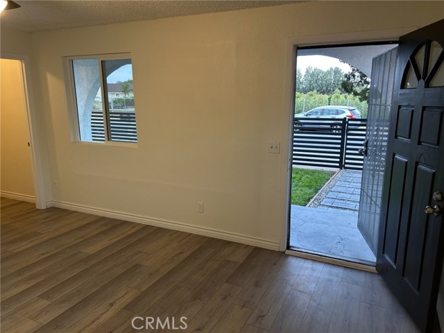 Detail Gallery Image 7 of 27 For 4832 Mitchell Ave, Riverside,  CA 92505 - 2 Beds | 2 Baths