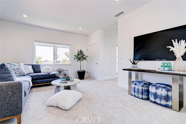 Detail Gallery Image 50 of 70 For 819 11th St, Manhattan Beach,  CA 90266 - 6 Beds | 5/2 Baths