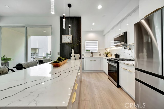 Detail Gallery Image 13 of 42 For 1020 Hilldale, West Hollywood,  CA 90069 - 3 Beds | 3 Baths