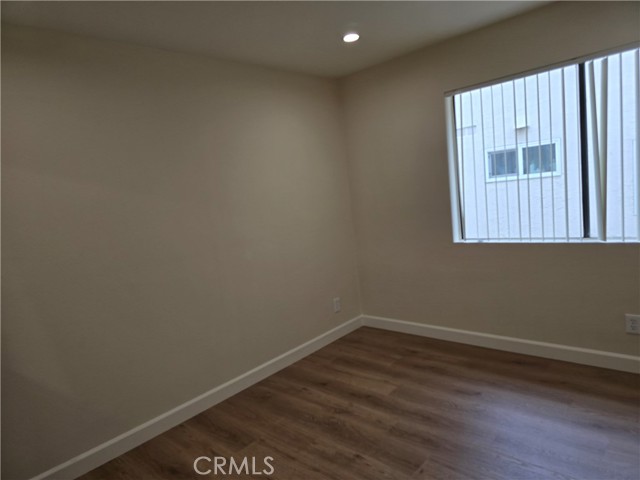 330 Cameron Place, 2 photo 6