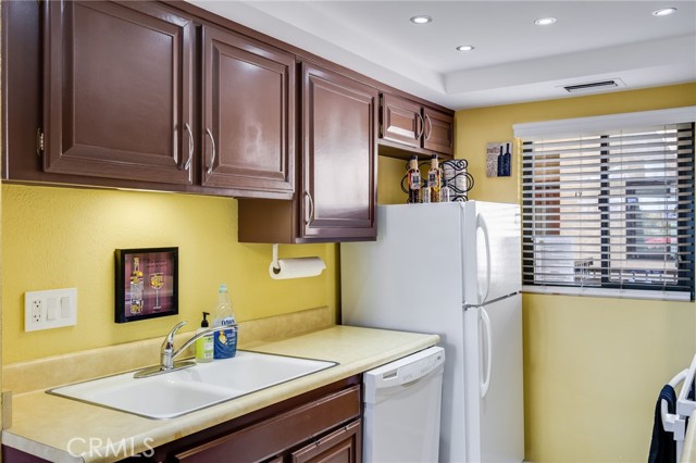 Detail Gallery Image 15 of 42 For 1411 N Sunrise Way #18,  Palm Springs,  CA 92262 - 2 Beds | 2 Baths