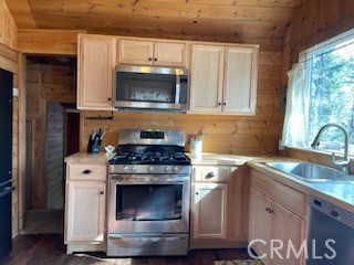 Detail Gallery Image 30 of 37 For 23340 Banning Idyllwild Rd, Idyllwild,  CA 92549 - 2 Beds | 2 Baths