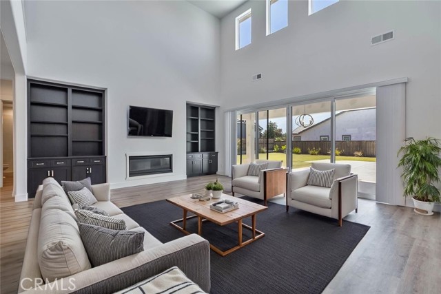 1734 Lester Avenue, Clovis CA: https://media.crmls.org/medias/33524b23-15ac-4b93-831d-1d05cfbf25a4.jpg