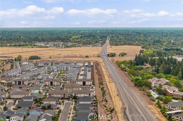 2851 Pin Oak Lane, Chico CA: https://media.crmls.org/medias/3352f6fd-11b8-43c6-85ad-0fccf91f6275.jpg