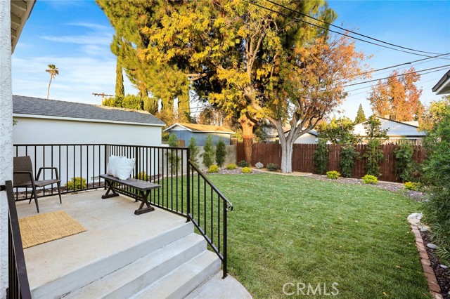 Detail Gallery Image 43 of 49 For 5052 Newcastle, Encino,  CA 91316 - 3 Beds | 2 Baths