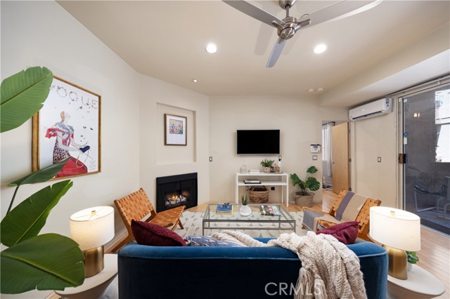 Detail Gallery Image 2 of 24 For 640 W 4th St #316,  Long Beach,  CA 90802 - 2 Beds | 2 Baths