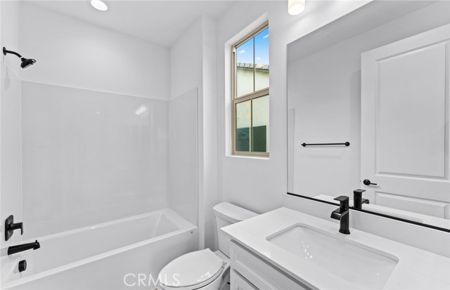 Detail Gallery Image 34 of 49 For 11763 Quailrun Ct, Chatsworth,  CA 91311 - 5 Beds | 5/1 Baths
