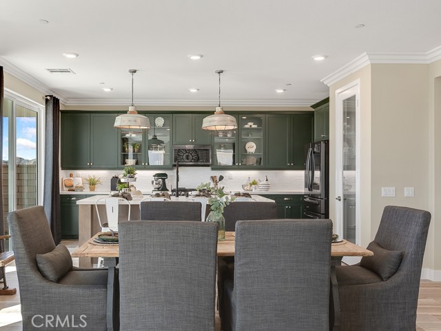 Detail Gallery Image 14 of 39 For 28921 Saddle Cir, Castaic,  CA 91384 - 4 Beds | 3 Baths